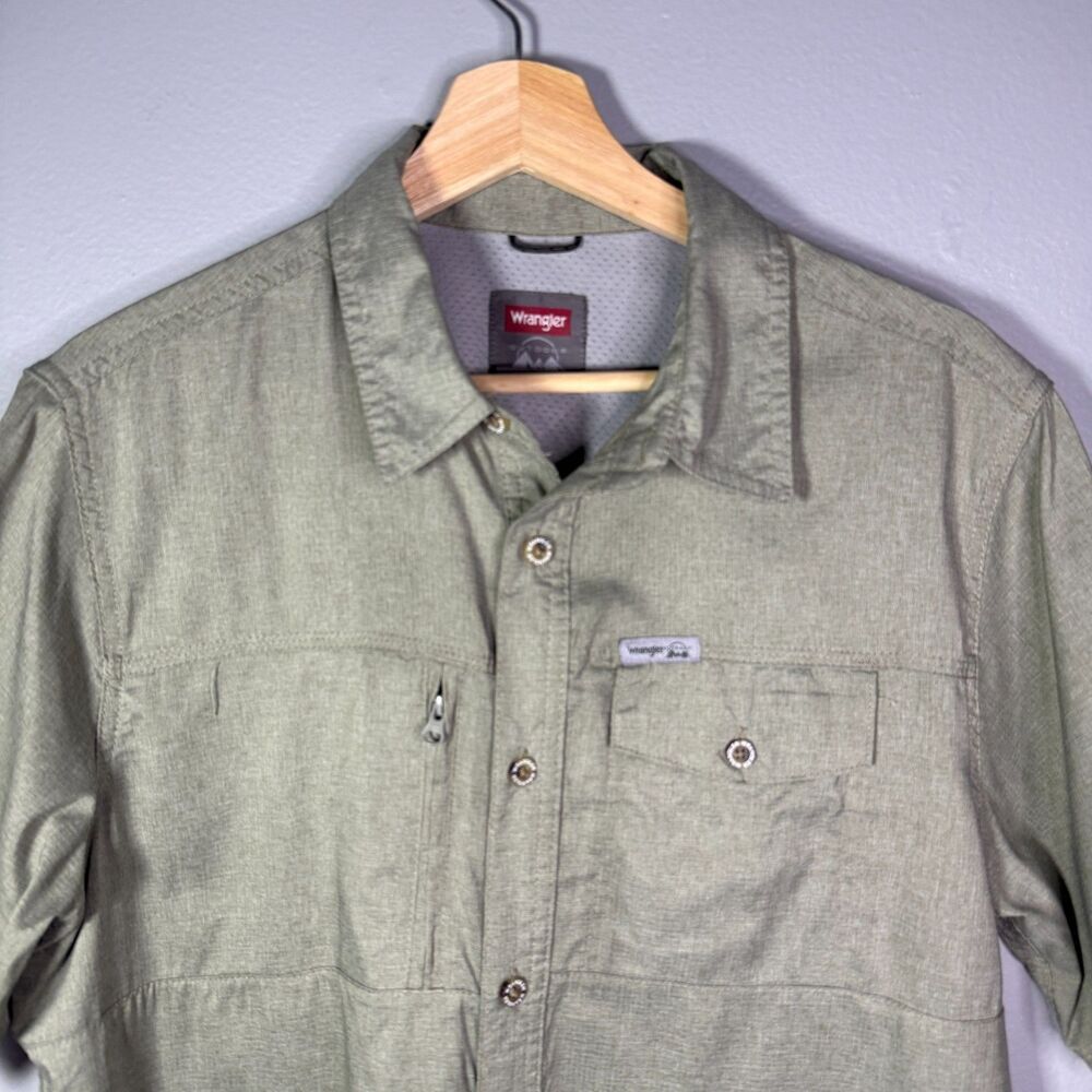 Wrangler Outdoor Mens M Olive Green Short Sleeve Button Fishing Hiking Shirt